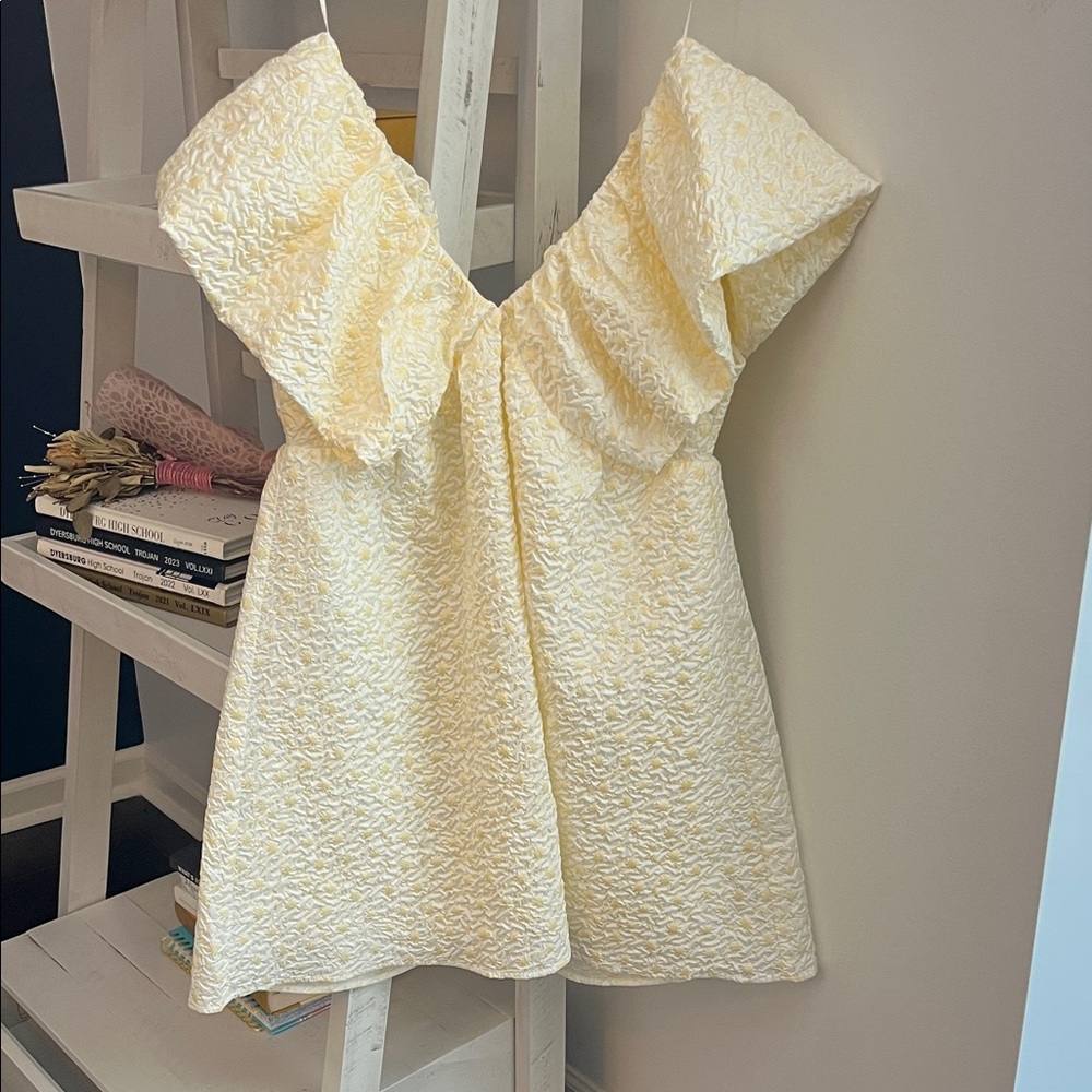 Chic Yellow Textured Mini Dress